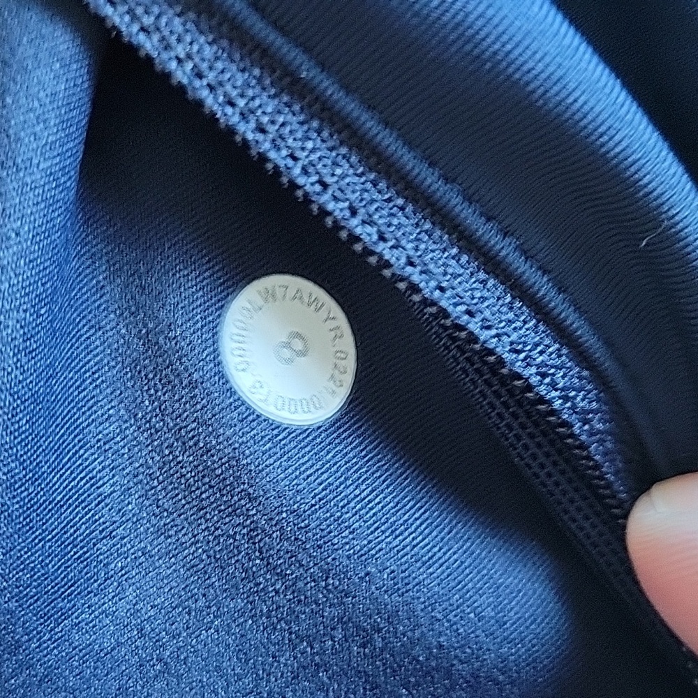 Lululemon speed up up LR short 2.5" lined navy - Picture 3 of 5